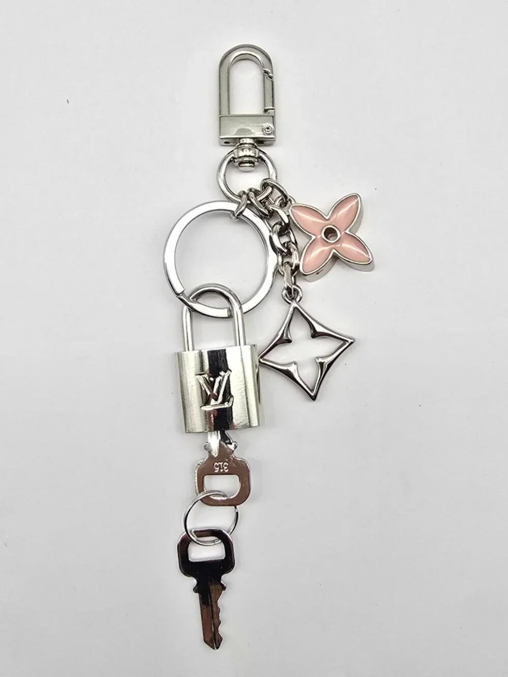 Authentic Louis Vuitton Padlock Silver🔒Key Set +Unbranded Clover Keychain Charm